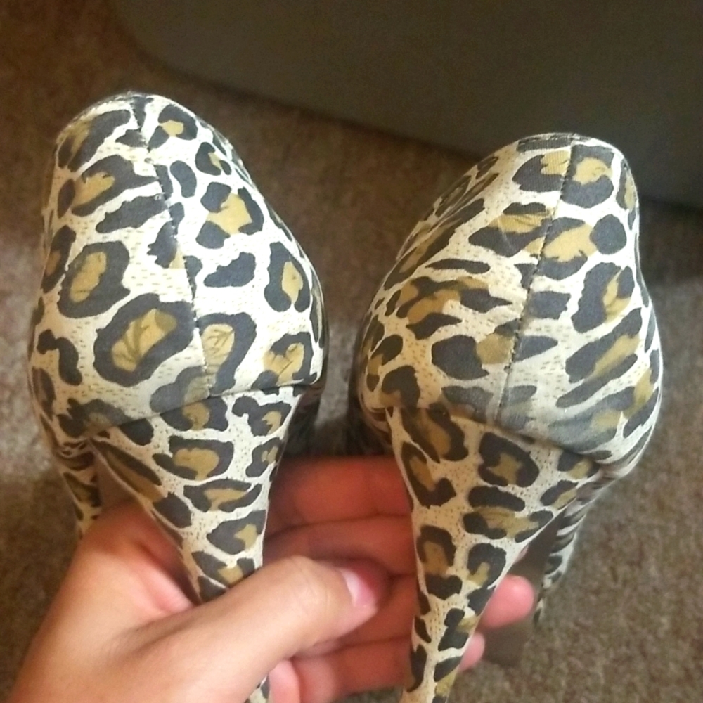 Leopard Platform Heels - Picture 5 of 9